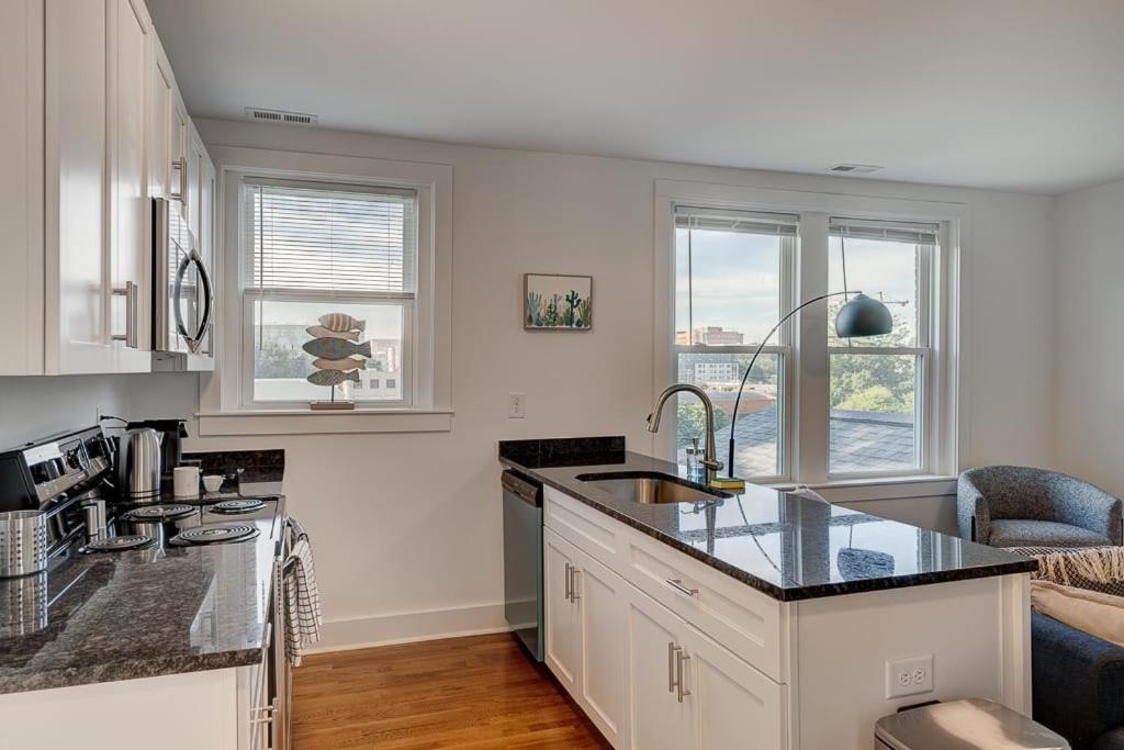 Greatly Located And Elegant 1Br With Parking Apartamento Durham Exterior foto